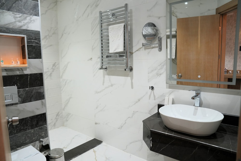Bathroom 3, Iris Hotel Baku, Baku