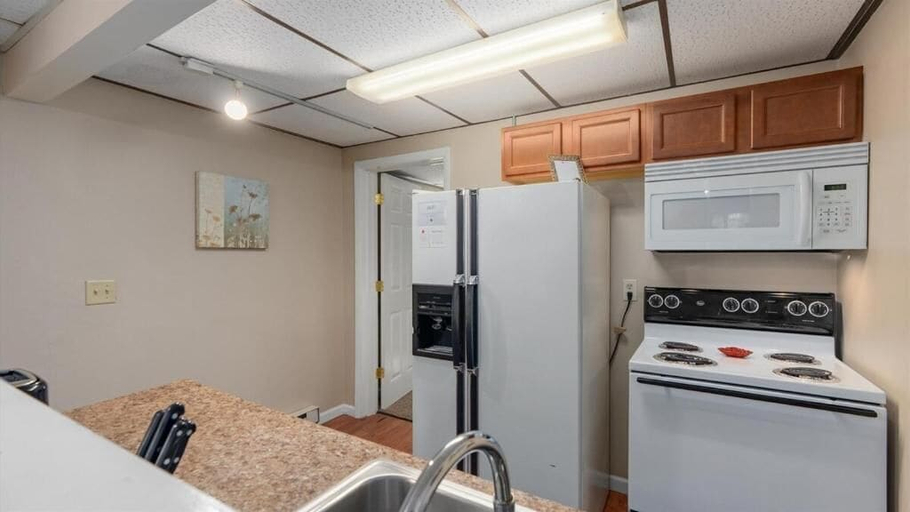 Private kitchen 4, Lumberyard Lofts, Pepin