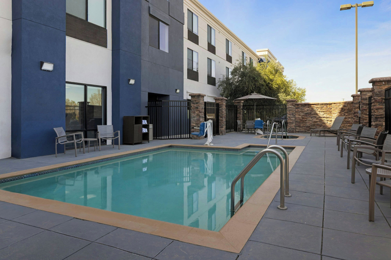 Sport & Beauty 5, SpringHill Suites by Marriott Lancaster Palmdale, Los Angeles