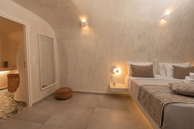 Room 4, Rody Caves Oia, South Aegean
