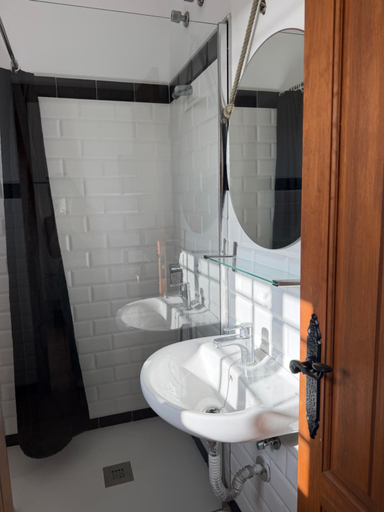 Bathroom 5, Vista al faro, Cádiz