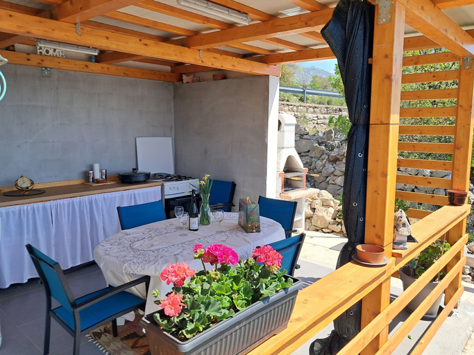Food & Drinks, Apartments Adria, Karlobag