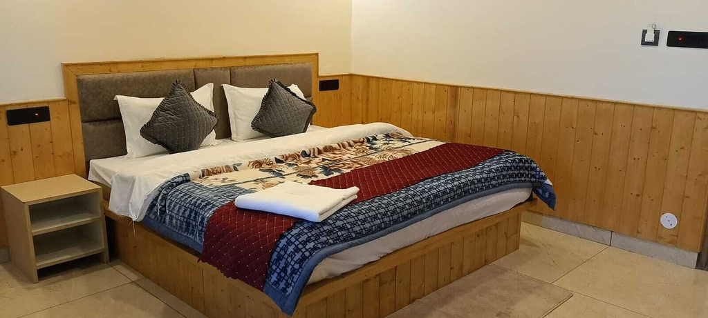 Room 2, The fagu Retreat, Shimla