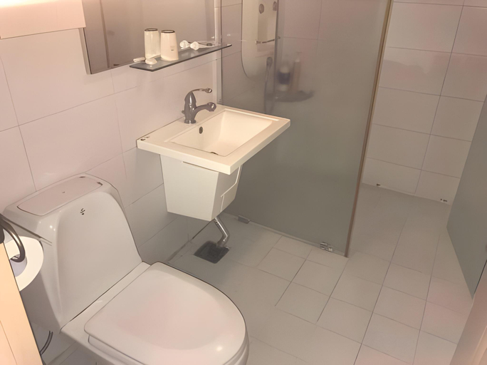 Bathroom 5, Jeju Golf Hotel, Jeju