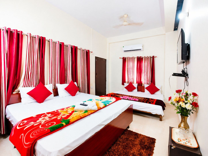 Room 5, Hotel Banaras Paradise Varanasi, Varanasi
