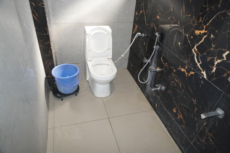 Bathroom 4, Shree Radhe Mohan Hotel and Resort, Sikar