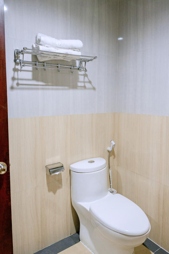 Bathroom 3, Khach San Khai Yen, Pleiku