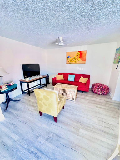 Living area 5, Penguins on the Beach Resorts 8, Brevard
