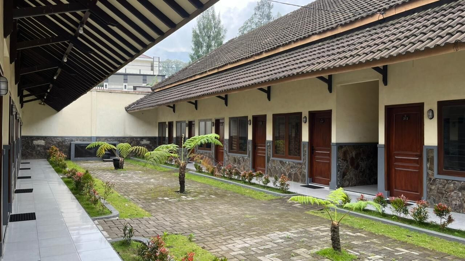 Exterior 2, Bawangan Hotel Express Bromo, Probolinggo
