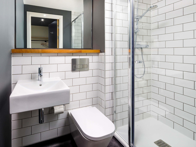Bathroom 4, ibis Budget Sheffield Centre St Marys Gate, Sheffield