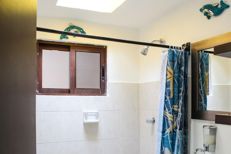 Bathroom, Cande's Apartments, Isla Mujeres