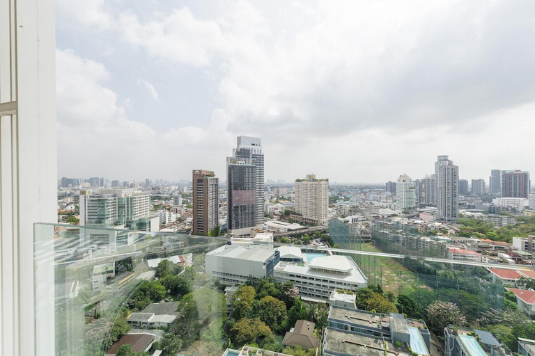 Others 4, Sukhumvit Houses, Khlong Toey