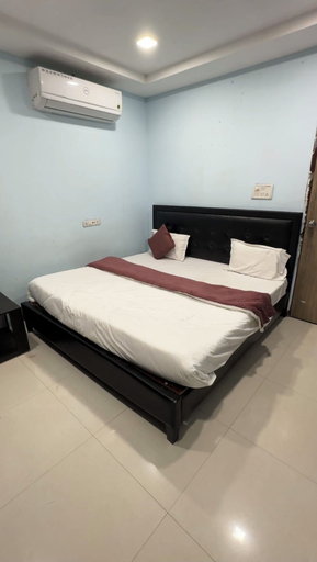 Room 2, The Human Stay, Indore