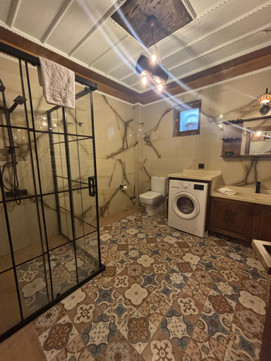 Bathroom 3, Bakoglu Konagı, Merkez