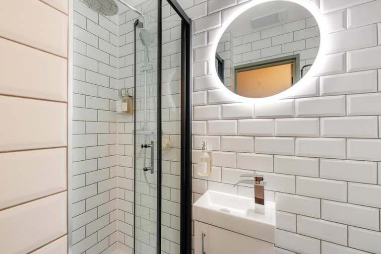 Bathroom 3, Tower Bridge Apartment, London