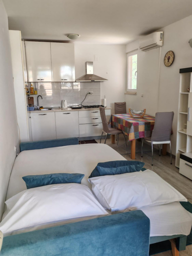 Bedroom 2, Guest House Oscar near the Sea and river, Pojezerje