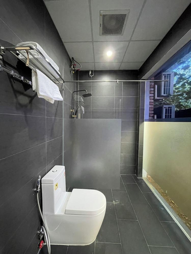 Bathroom 2, Hy Vien Boutique and Garden, Huế