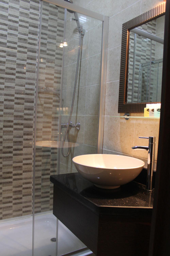 Others 5, CONSORT Luxury Suites, AbujaMun