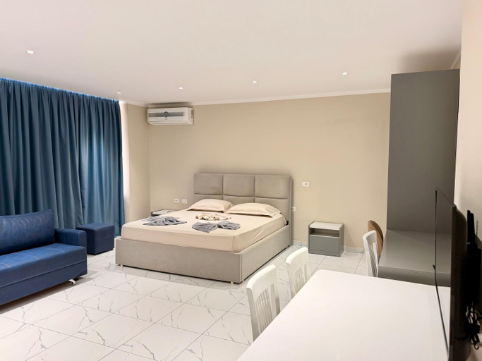 Bedroom 2, Deluxe Kay Seaside Apartments, Sarandës