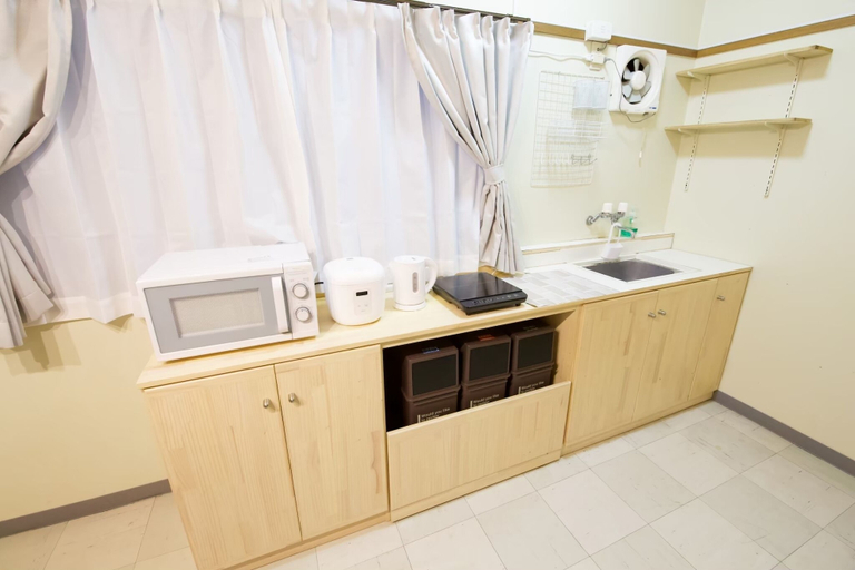 Private kitchen, Zeneraru Haitsu Sakaemachi 2F, Naha