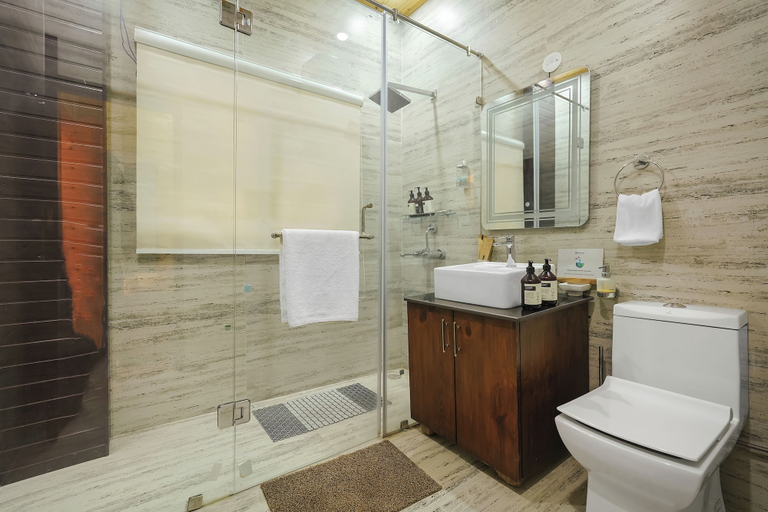 Bathroom 2, ELIVAAS Aaram Bagh 4 BHK Escape, Solan