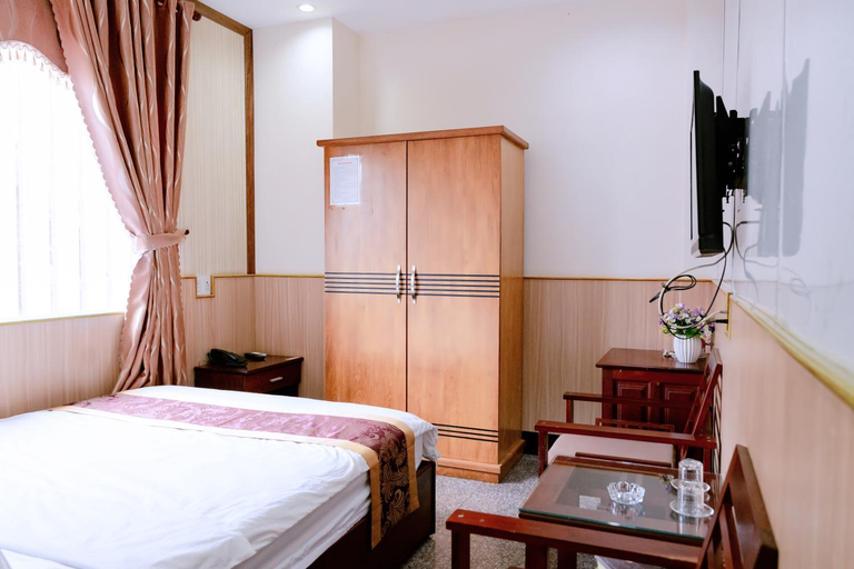 Bedroom 2, Khach San Khai Yen, Pleiku