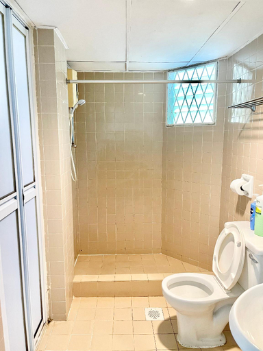 Bathroom 3, Batu Ferringhi Apartments, Pulau Penang
