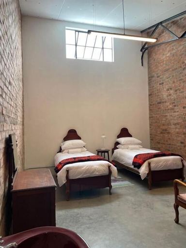 Room 2, The Old Mushroom Farm, Umgungundlovu