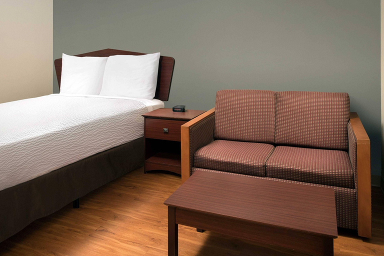 Bedroom 3, WoodSpring Suites Kansas City Liberty, Kansas City