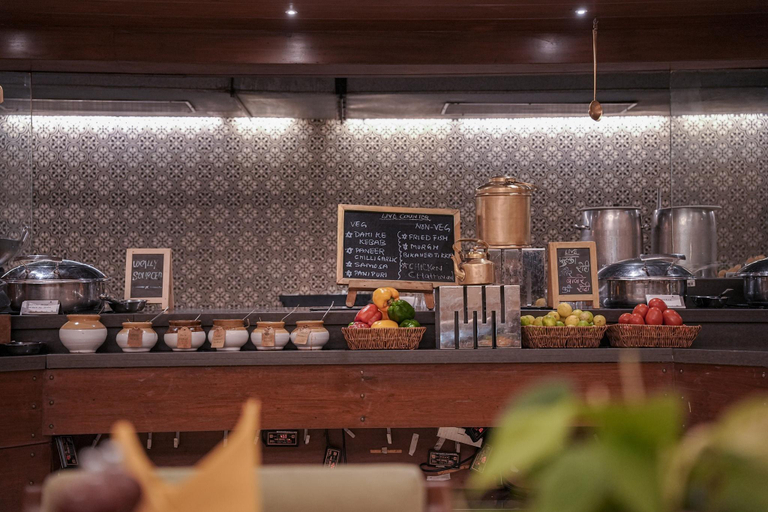 Buffet 4, Grand Mercure Vadodara Surya Palace, Vadodara