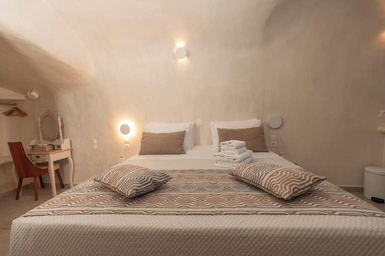 Room 5, Rody Caves Oia, South Aegean