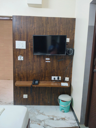 Room 2, Kandhaguru Residency, Dindigul