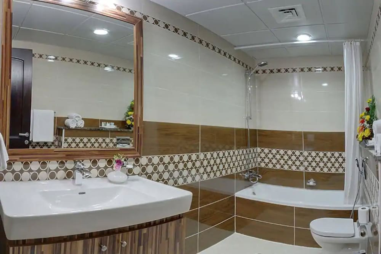 Bathroom 4, Deira Suites Hotel Apartment, Dubai