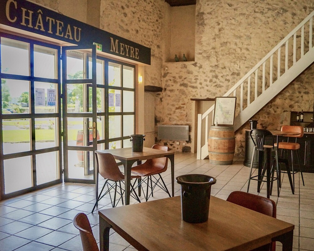 Food & Drinks 4, Chateau De Meyre, Gironde