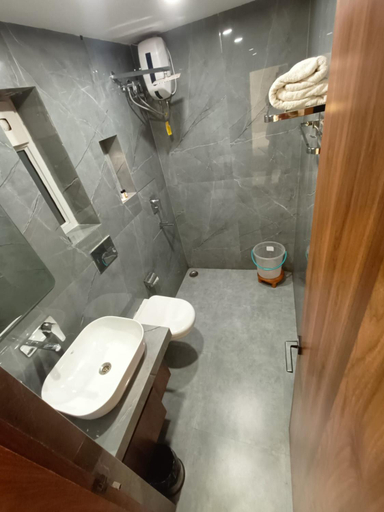 Bathroom 3, HOTEL LAWANG SIGNAGE, Deoghar