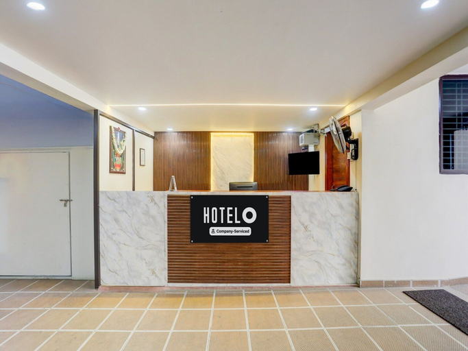 Reception 2, Deluxeshree Maruthi Inn TR Residency, Anantapur