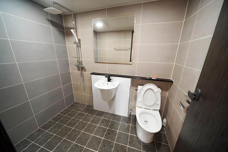 Bathroom, Gyeongju Naganjae, Gyeongju