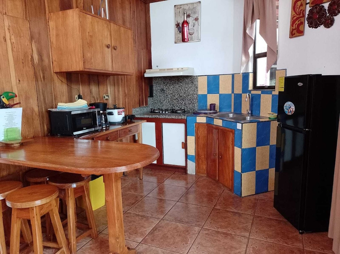 Others 4, Natural Pacific Suites, Aguirre