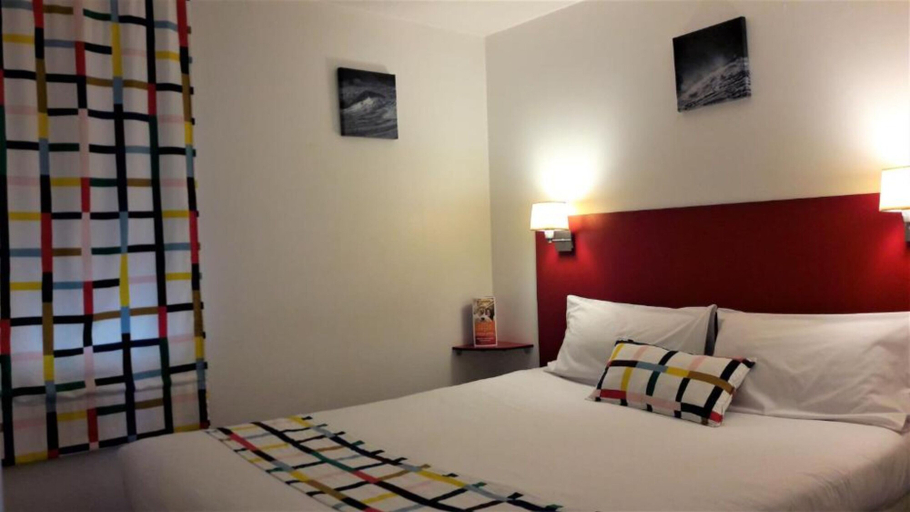 Bedroom 2, Hotel Balladins Bordeaux Eysines, Gironde