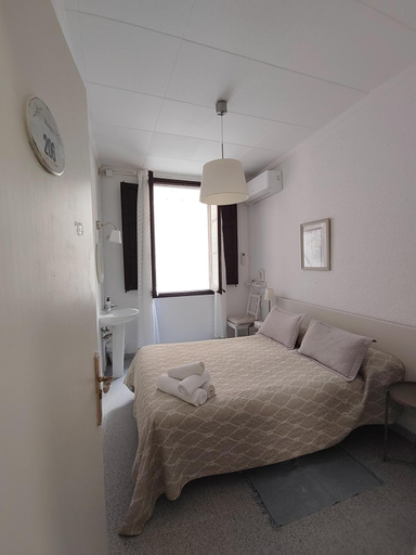 Bedroom 2, Hostal Dragonflybcn, Barcelona