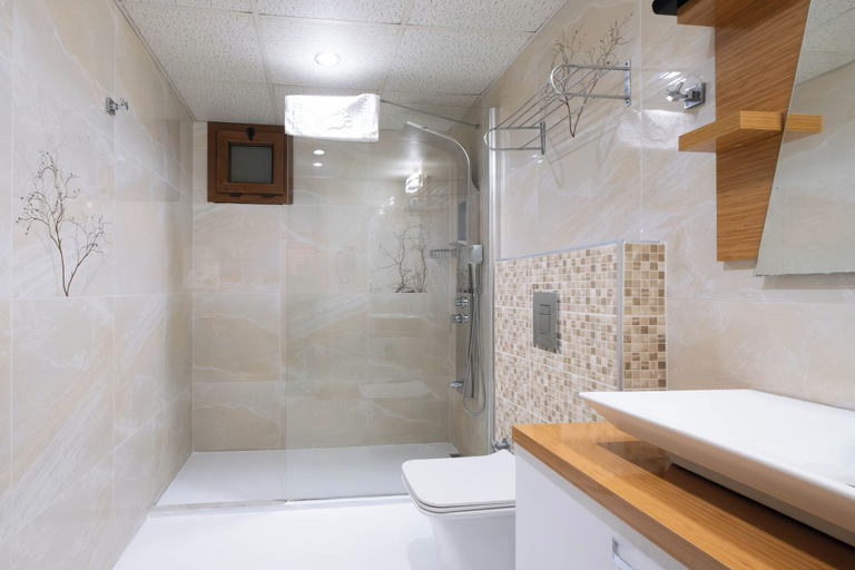 Bathroom 5, Bulvar Hotel, Konak