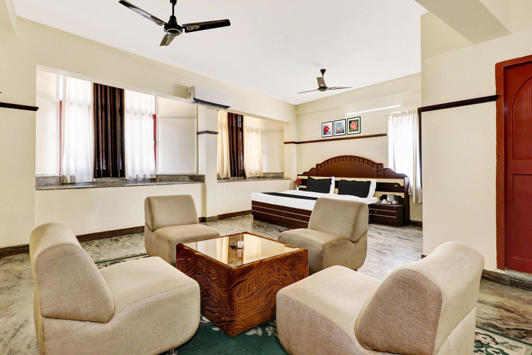 Room 4, Deluxeeast Nada Near Railway Station Guruvayur, Thrissur