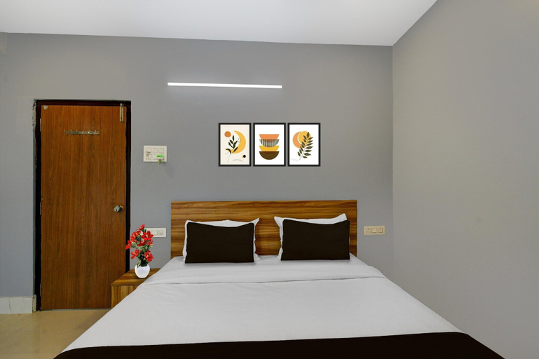 Room 5, Deluxehotel Chakripuram, Ranga Reddy