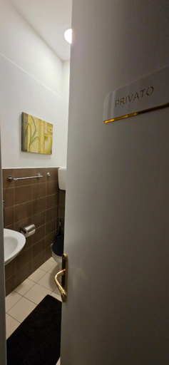 Bathroom, Hostel Josef, Palermo