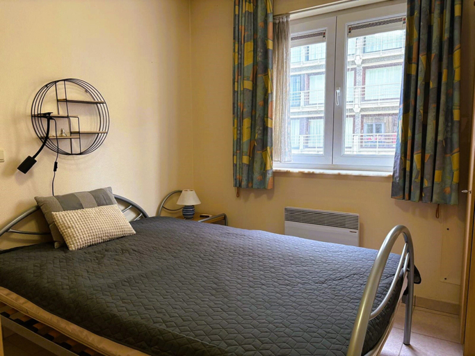 Room 3, Modern Stay With Balcony & Seaview, West-Vlaanderen