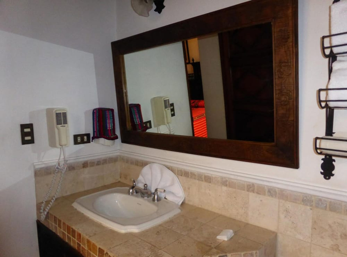 Bathroom, Hotel Posada de Don Rodrigo Antigua, Antigua Guatemala