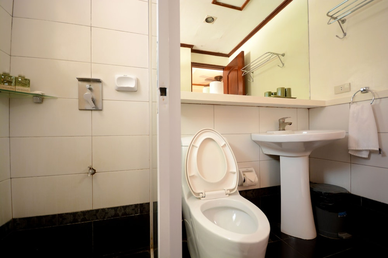 Bathroom 4, Ipil Suites El Nido, El Nido