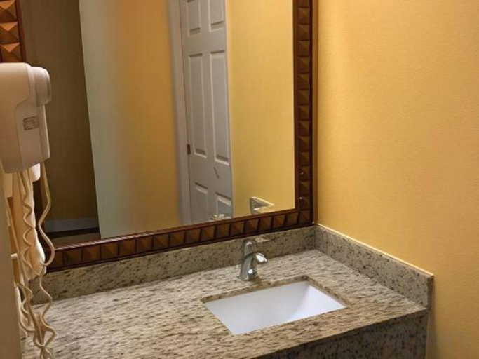 Bathroom 4, Americas Best Value Inn Addison Dallas, Dallas