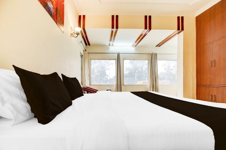 Room 2, Super Hotel Bassi Ambala-chandigarh Road, Sahibzada Ajit Singh Nagar
