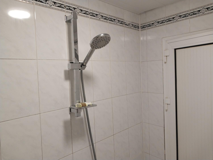 Bathroom 3, KING City Center Hostel, Baku